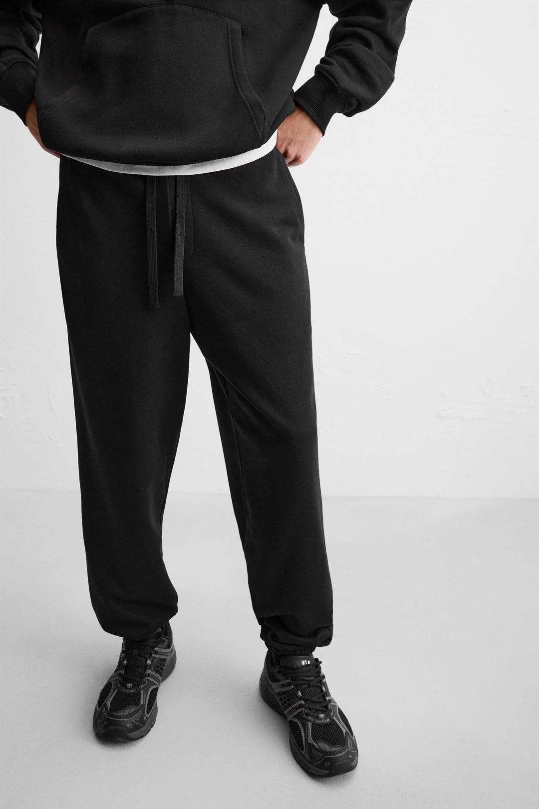 Black Track Pant – Premium Unisex Streetwear Track Pants | VELZR